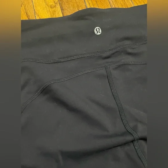 Lululemon Invigorate High-Rise Tight 25"
Black | women’s size 12 - Picture 8 of 9